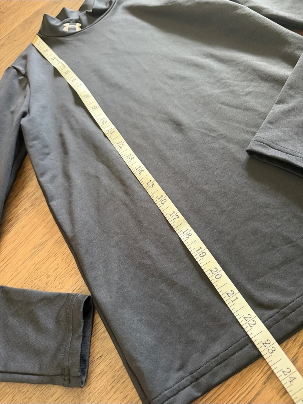 Under Armour Youth Large Black Cold Gear Long Sleeve Fitted Shirt